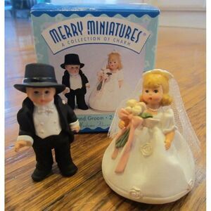 Hallmark Merry Miniatures Bride and Groom Madame‎ Alexander 2 Piece Set 1998